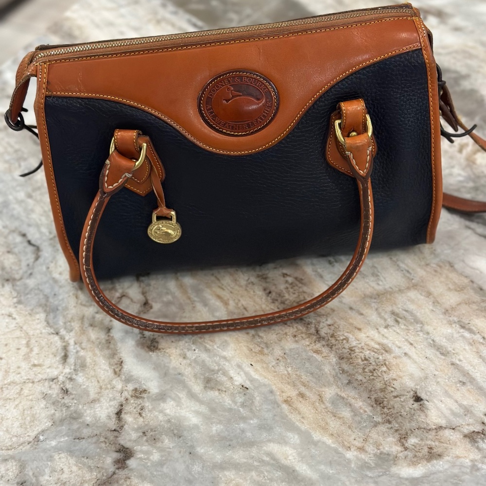 EUC VINTAGE Dooney and Bourke